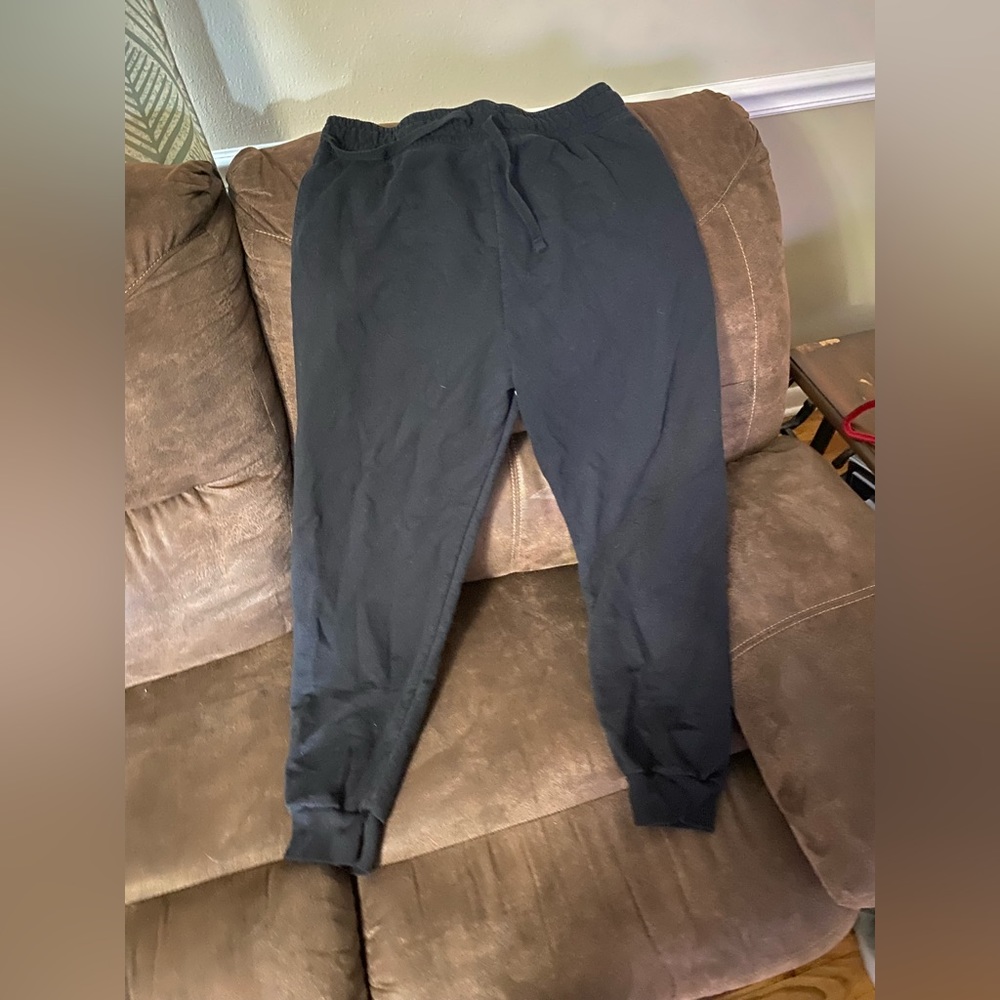 Hanes sweat pants with pockets